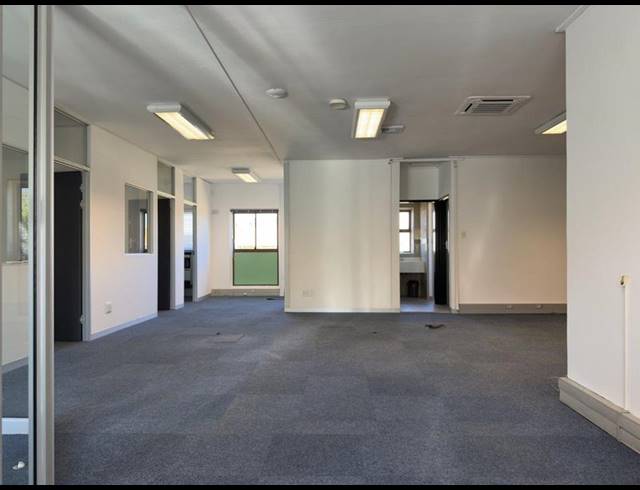 BUSINESS PROPERTY TO RENT IN CLAREMONT